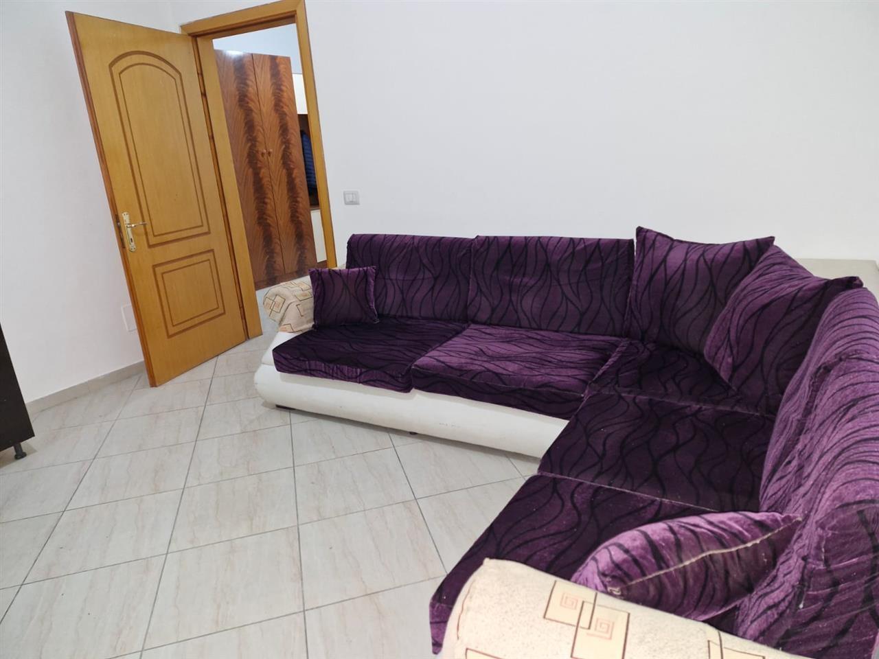 Jepet me qira apartament 2+1 tek Unaza, afer Tregut te madh