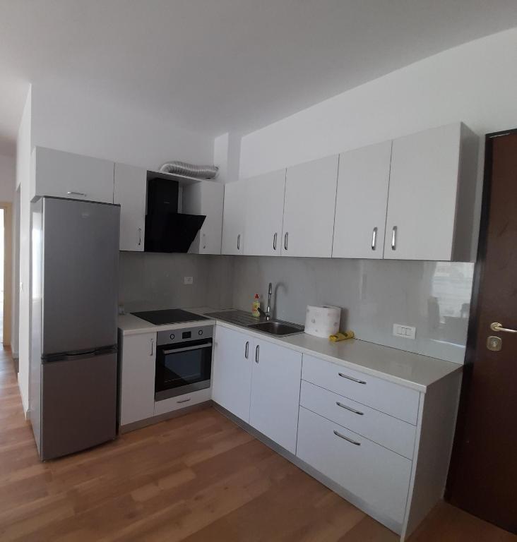 Durres, shes apartament 2+1+Ballkon Kati 4