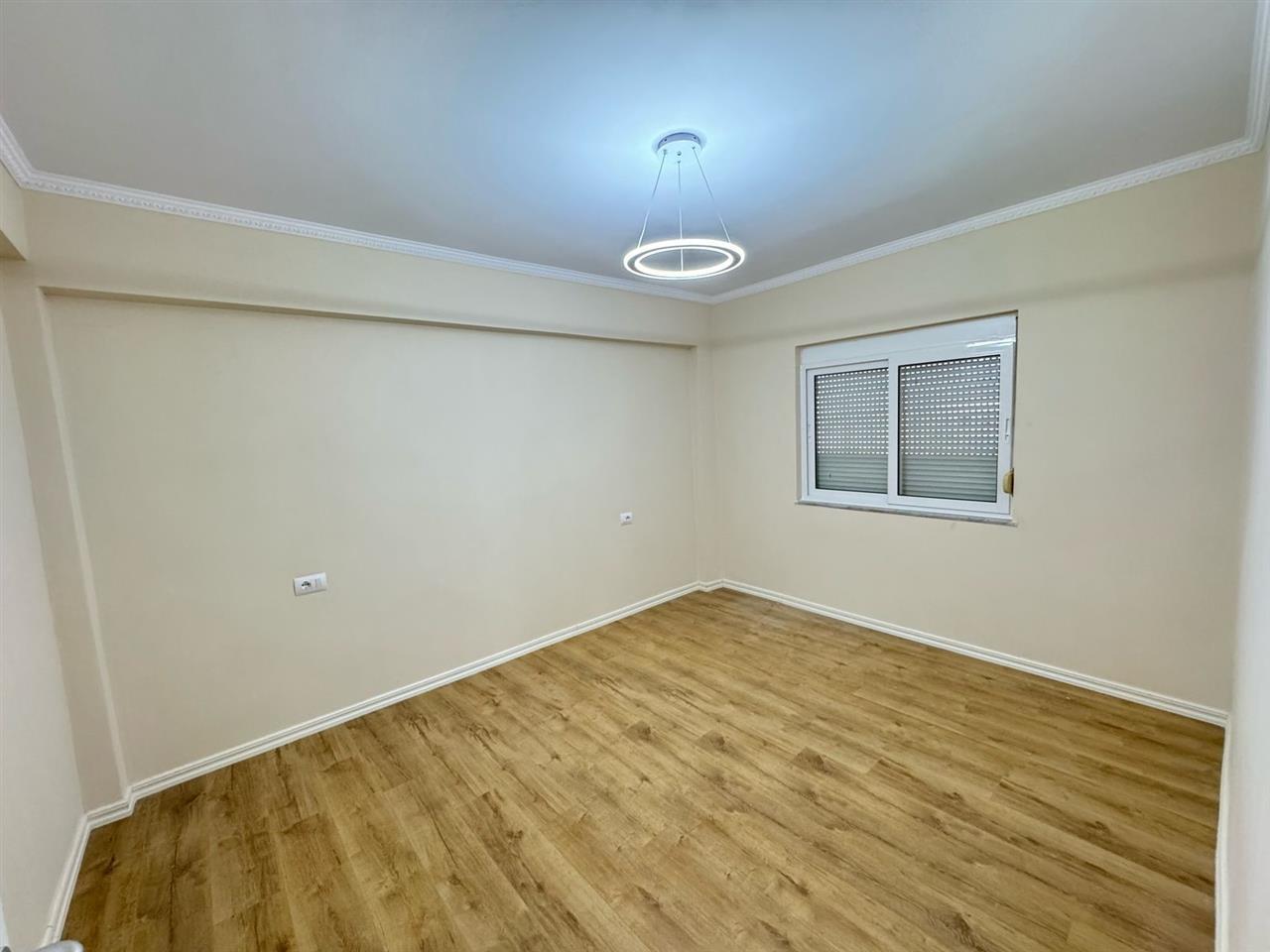 Apartament 2+1 ne shitje, prane Portit Durres.