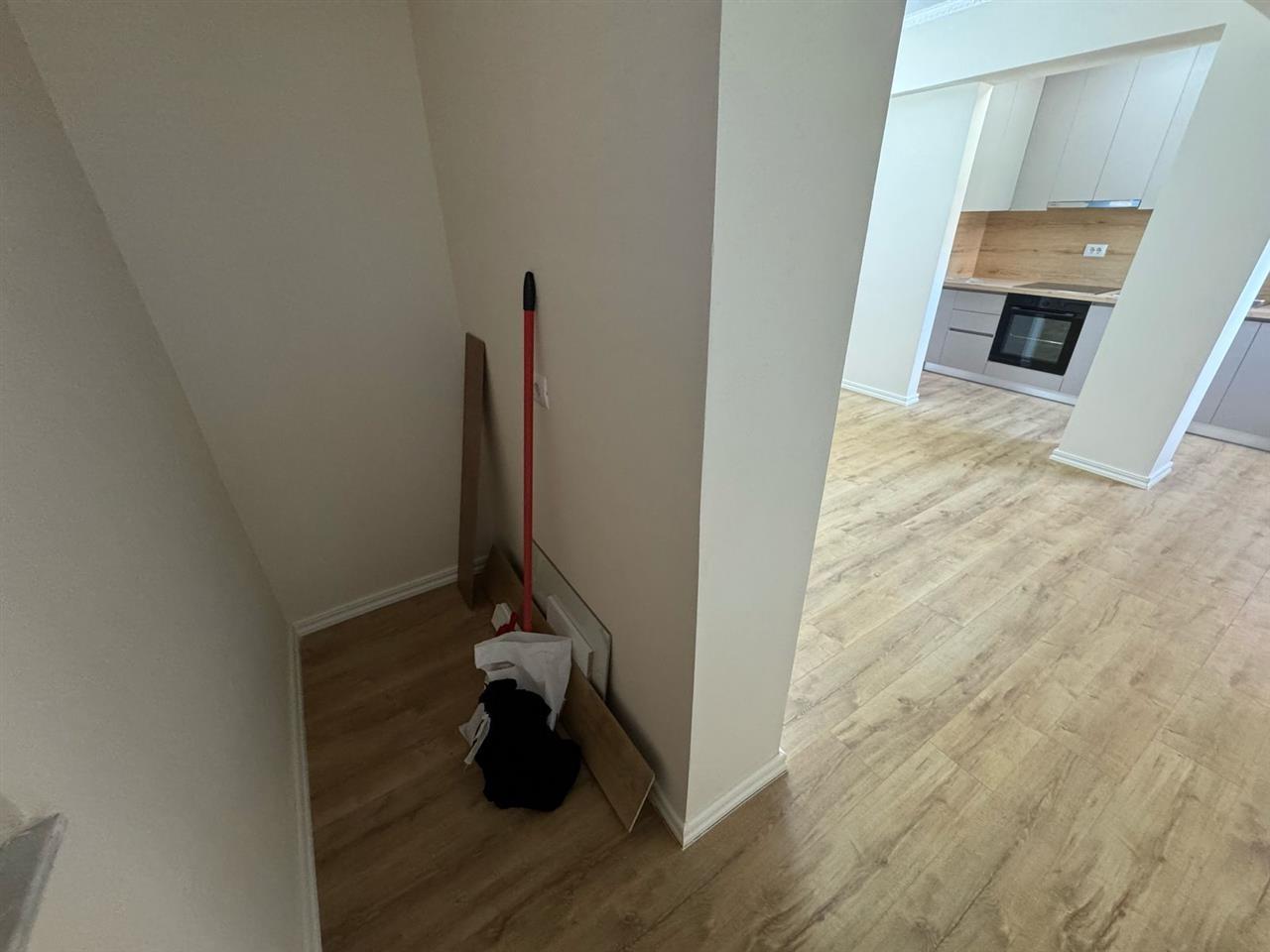 Apartament 2+1 ne shitje, prane Portit Durres.