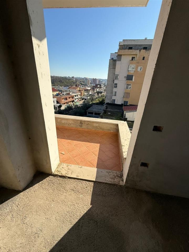 Apartament 3+1 per shitje ne Plazh Durres