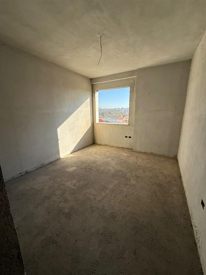 Apartament 3+1 per shitje ne Plazh Durres