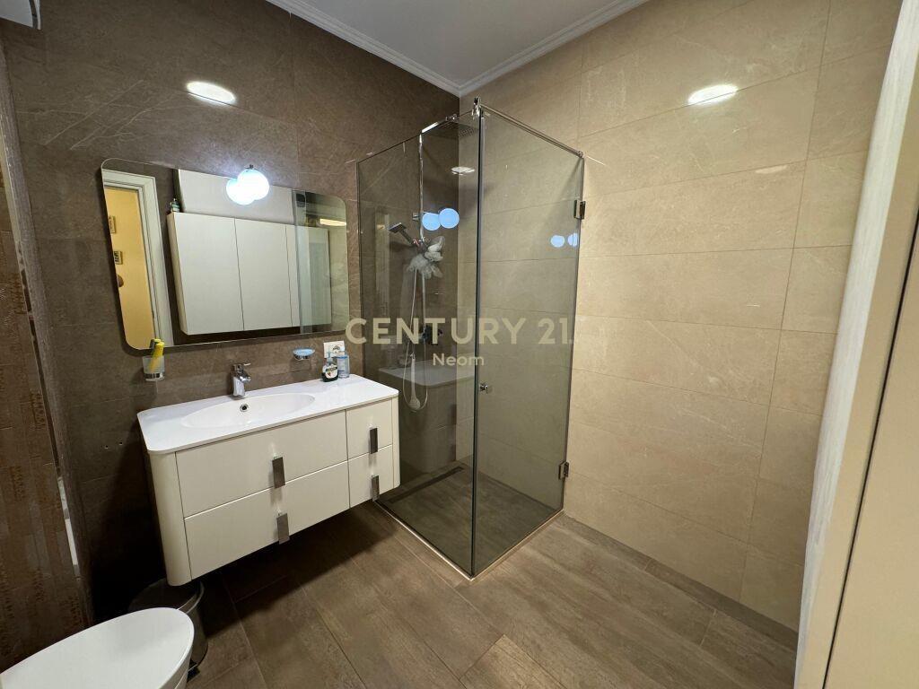 SHITJE, APARTAMENT 2+1+PARKIM, PRANE STADIUMIT AIR ALBANIA!