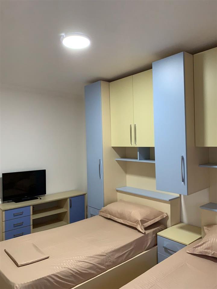 APARTAMENT ME QERA 3+1 RRUGA DERVISH HEKALI 700 EURO