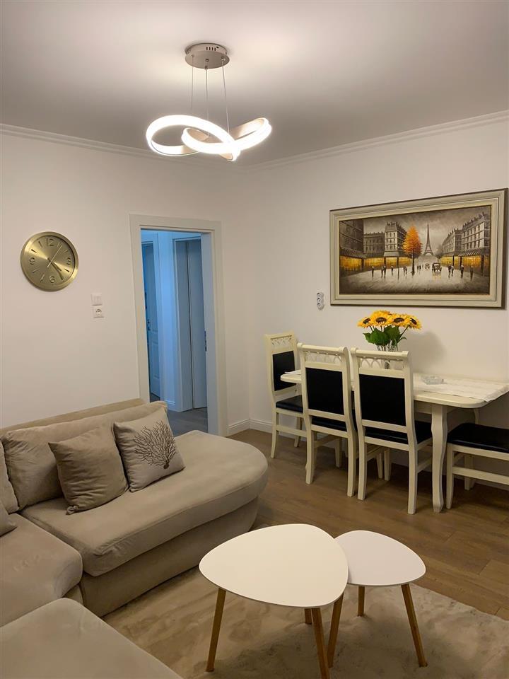 APARTAMENT ME QERA 3+1 RRUGA DERVISH HEKALI 700 EURO