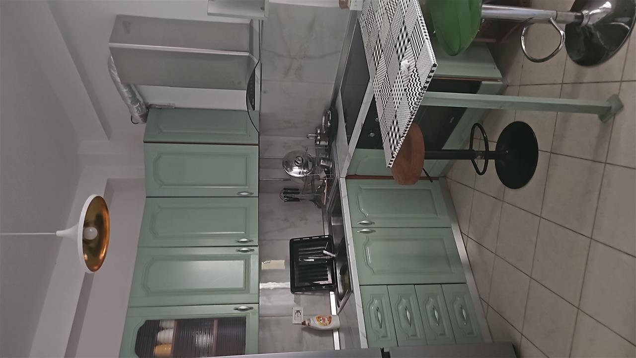 Shitet Apartament Okazion rrota e kuqe plazh