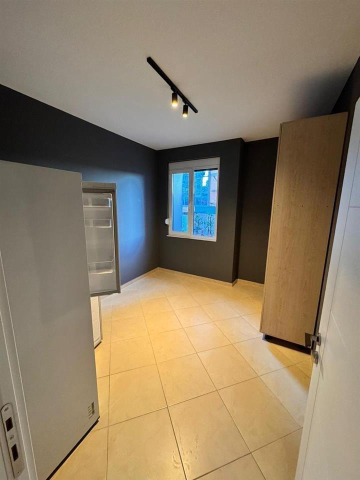 Tek Toptani zyre/shtepi me qera 850€ i diskutueshem