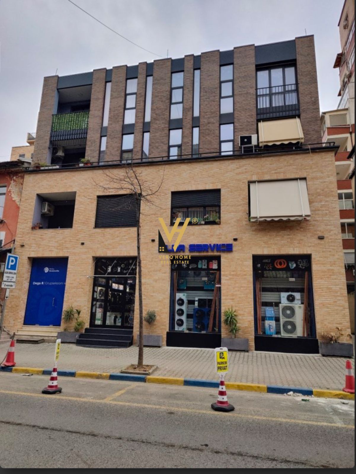 ZYRE 38 M2 ME QERA TE RR.SIRI KODRA 350 EURO