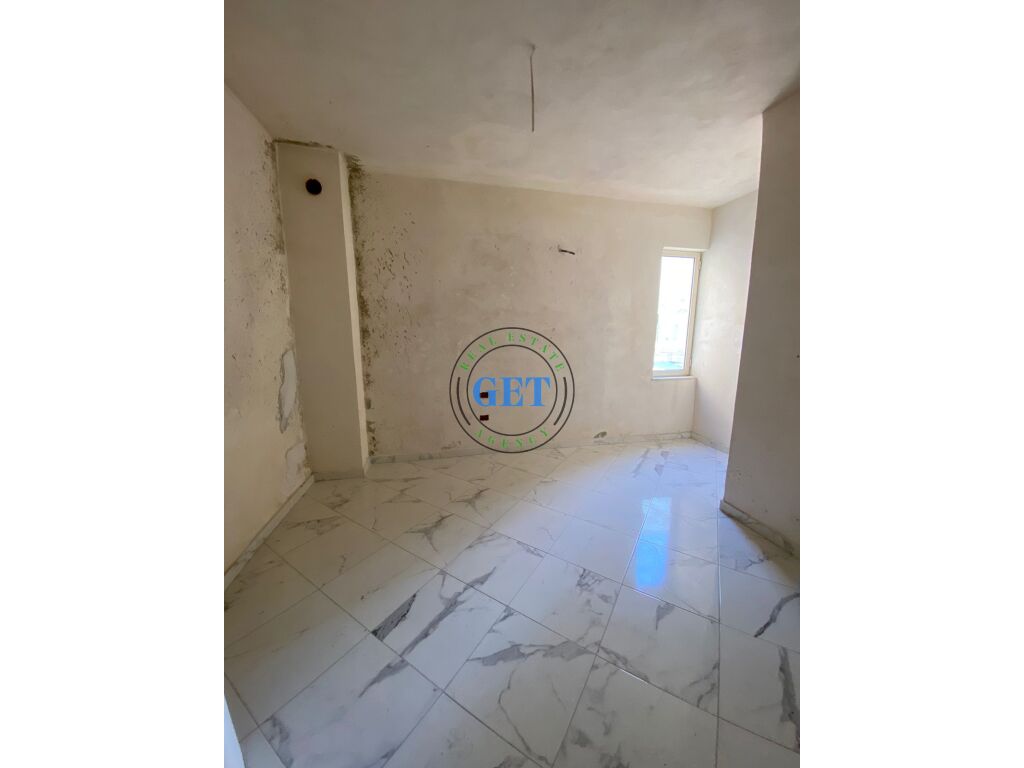 Shitet apartament 2+1, Rrota e Kuqe, Plazh, Durres