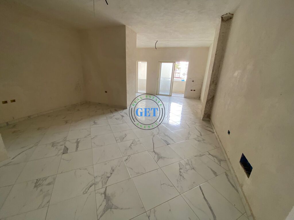 Shitet apartament 2+1, Rrota e Kuqe, Plazh, Durres