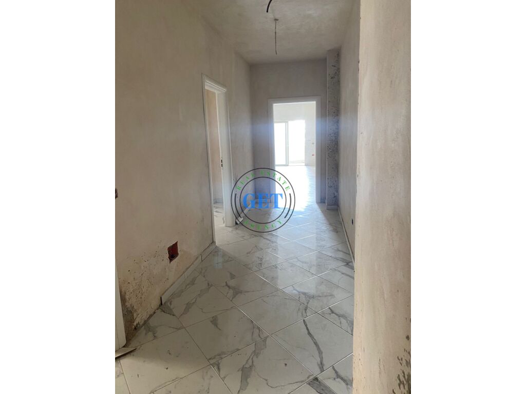 Shitet apartament 2+1, Rrota e Kuqe, Plazh, Durres