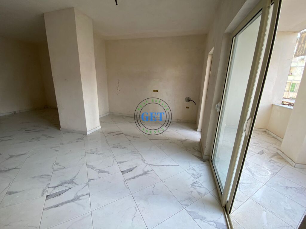 Shitet apartament 2+1, Rrota e Kuqe, Plazh, Durres