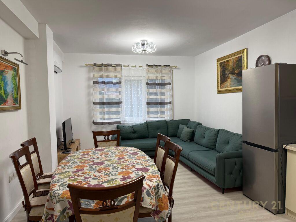 JEPET ME QIRA APARTAMENT 2+1 TEK KOPSHTI BOTANIK ME SUPER PA