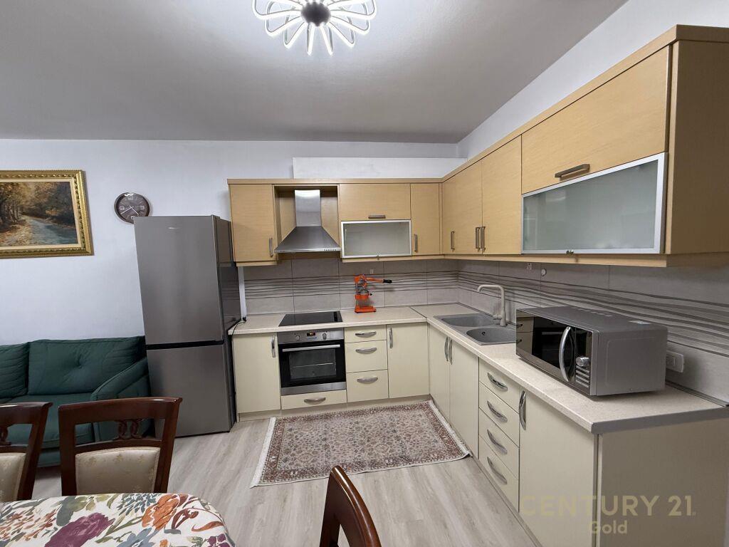 JEPET ME QIRA APARTAMENT 2+1 TEK KOPSHTI BOTANIK ME SUPER PA