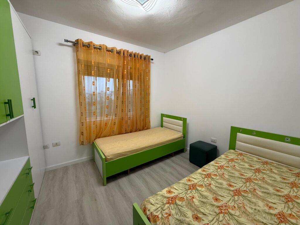JEPET ME QIRA APARTAMENT 2+1 TEK KOPSHTI BOTANIK ME SUPER PA