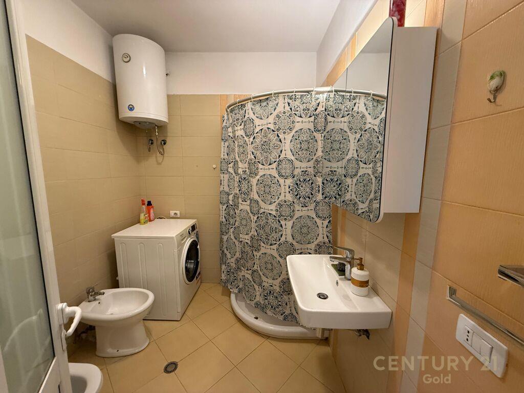 JEPET ME QIRA APARTAMENT 2+1 TEK KOPSHTI BOTANIK ME SUPER PA