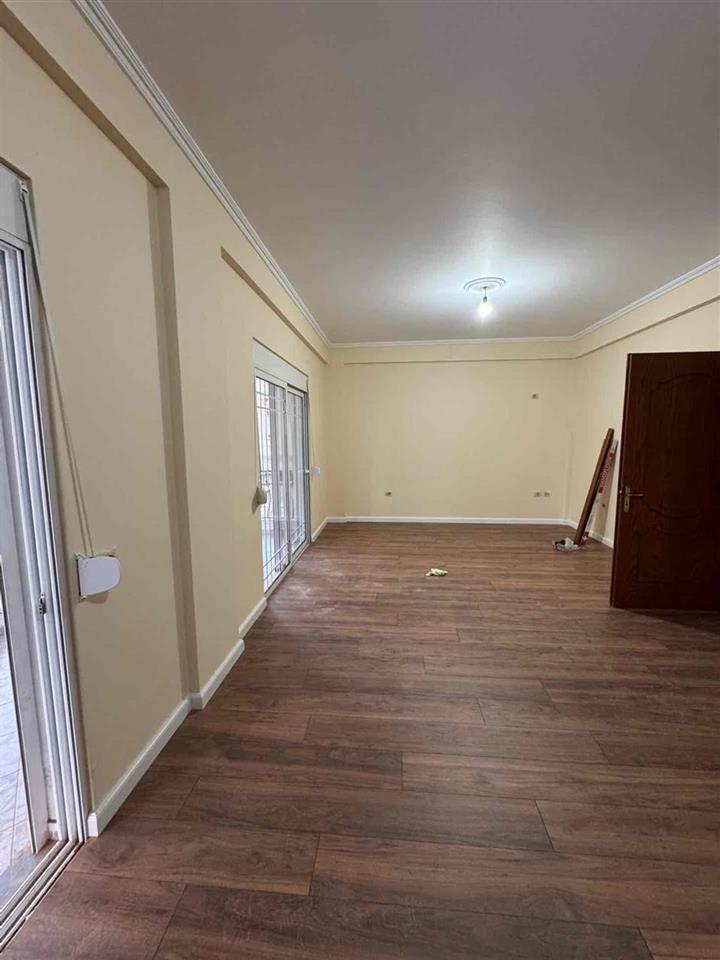 Jepet me qera shtepi 2+1