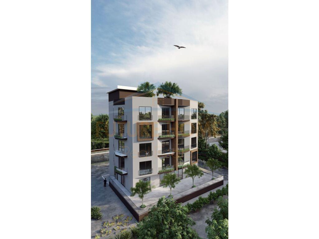 Shitet, Garsoniere + Verande, Golem