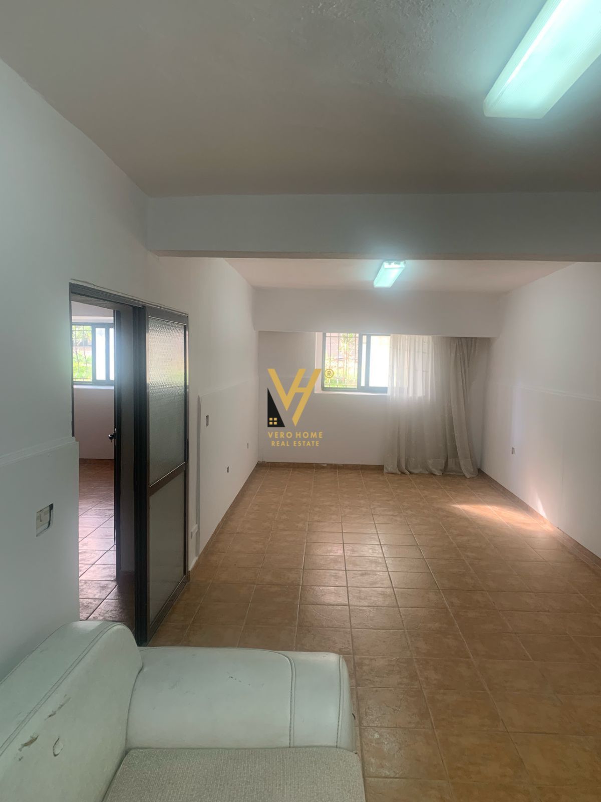 ZYRE 50M2 TEK STADIUMI DINAMO 600 EURO