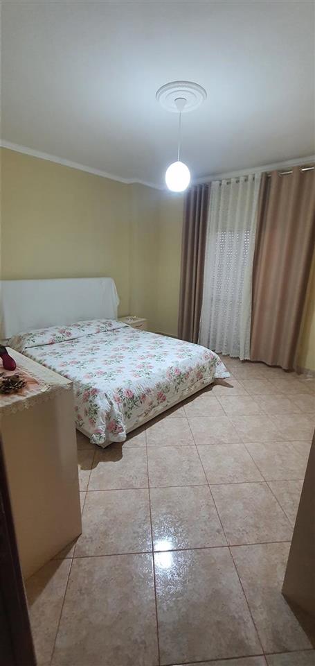 Shitet Apartament 2 + 1 + 2 Te Shkembi Kavajes