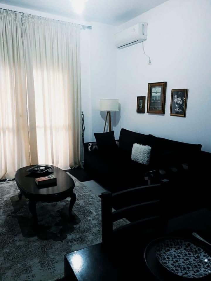Apartament me Qera