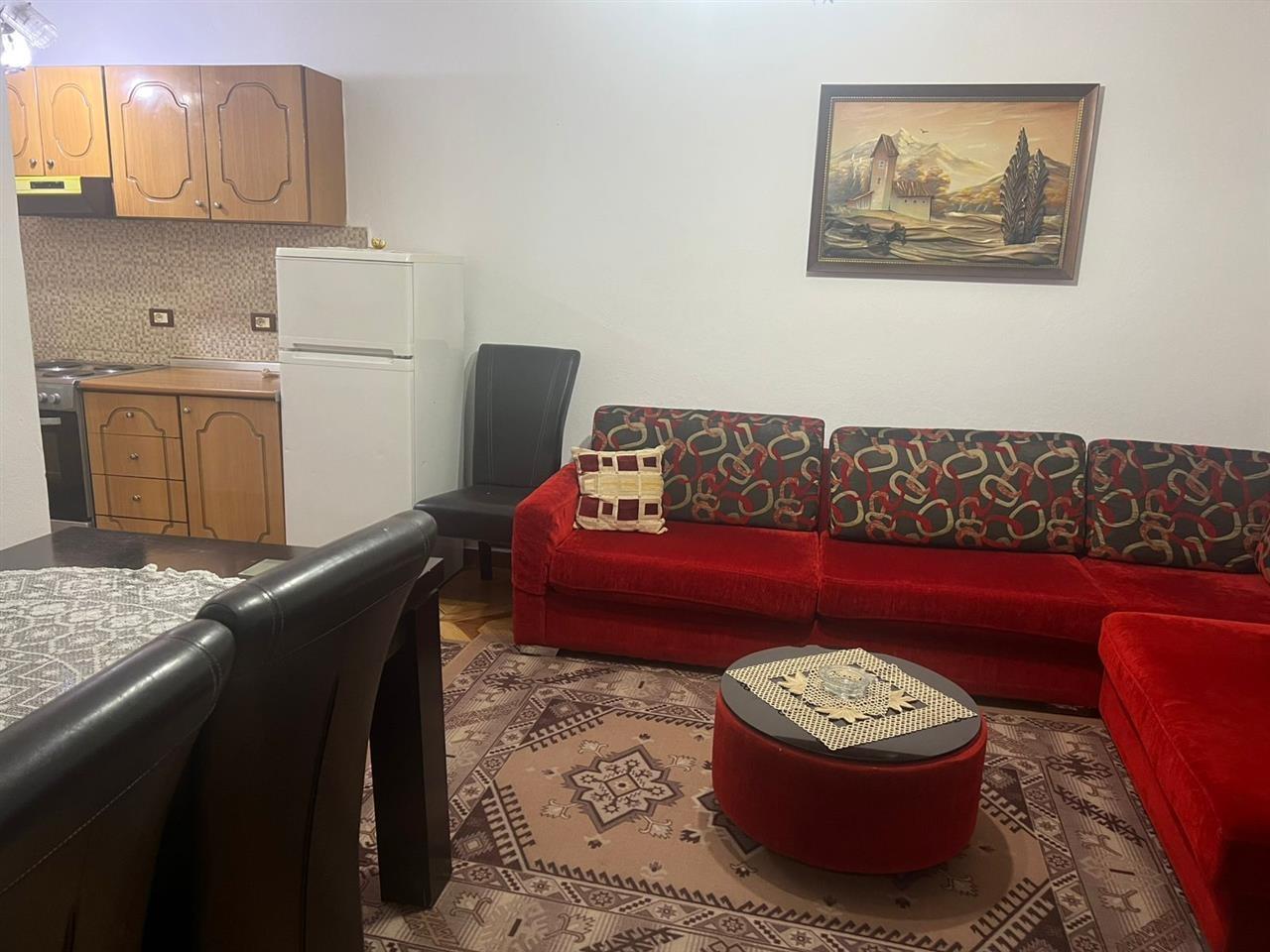 Leshohet shtepi private me qera