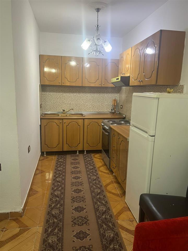 Leshohet shtepi private me qera