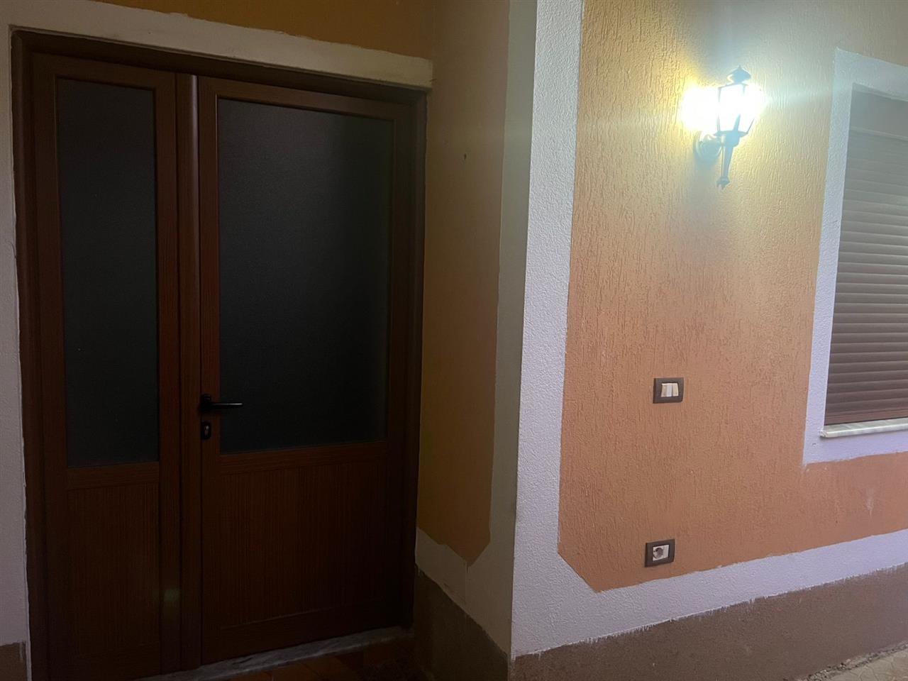 Leshohet shtepi private me qera