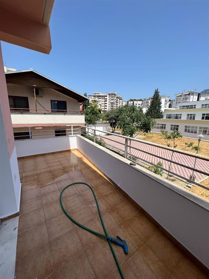 Shitet apartament 2+1+2