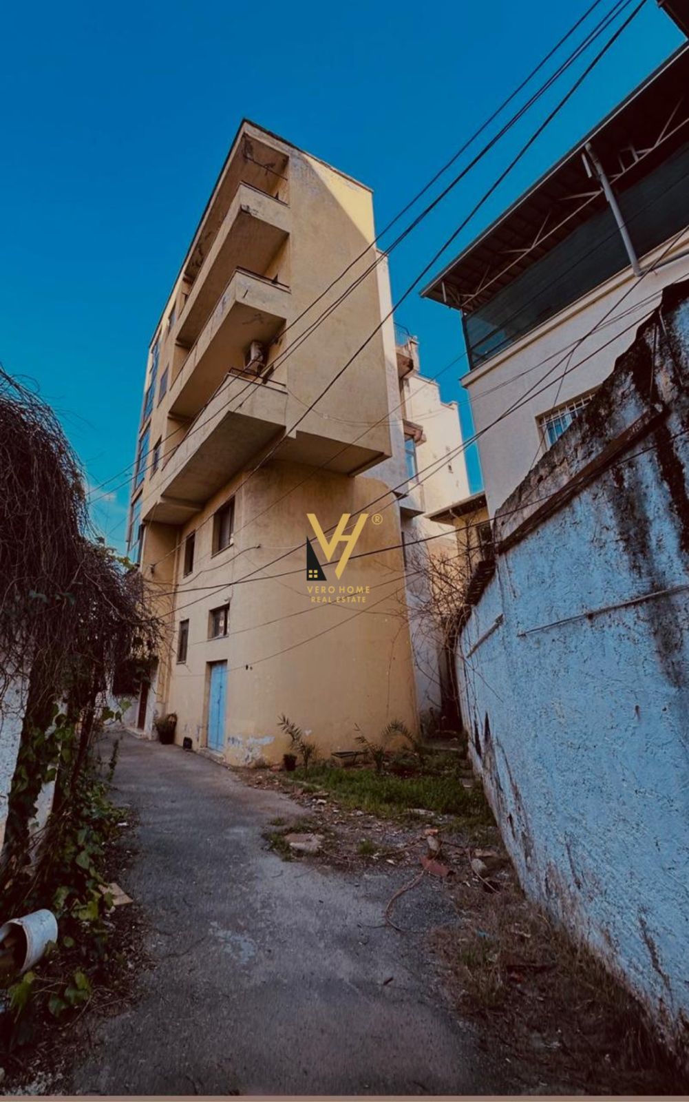 AMBIENT 100 M2 TE RR. DURRESIT 600 EURO