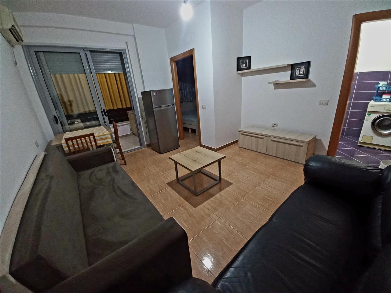 Apartament me qera vlore ne qender tek xhamia