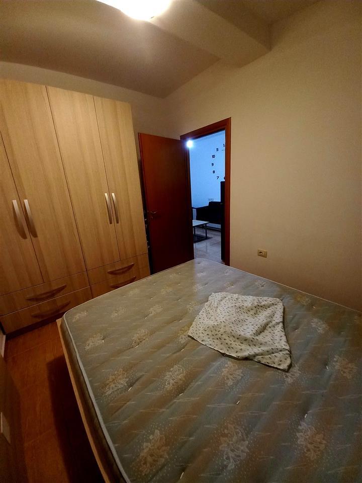Apartament me qera vlore ne qender tek xhamia