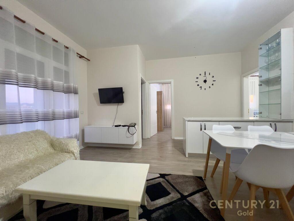 JAPIM ME QIRA APARTAMENT 3+1+2 TEK ISH FUSHA E AVIACIONIT! G