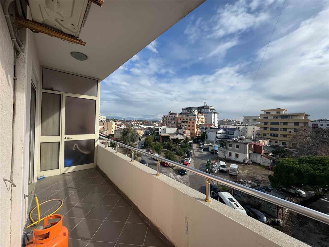 APARTAMENT 2+1+DEPO NE PLAZH DURRES, PER QIRA!