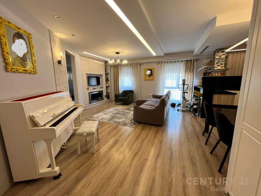 APARTAMENT 3+1+2+ POST PA!ARKIMI PER QIRA Gold108661