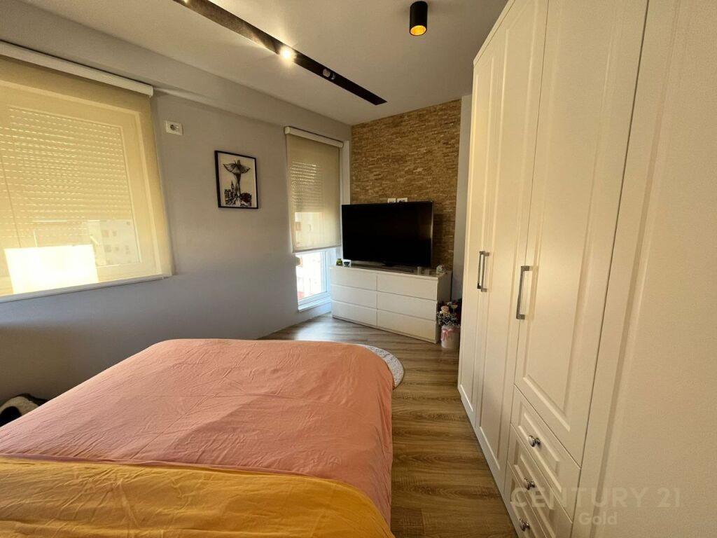 APARTAMENT 3+1+2+ POST PA!ARKIMI PER QIRA Gold108661