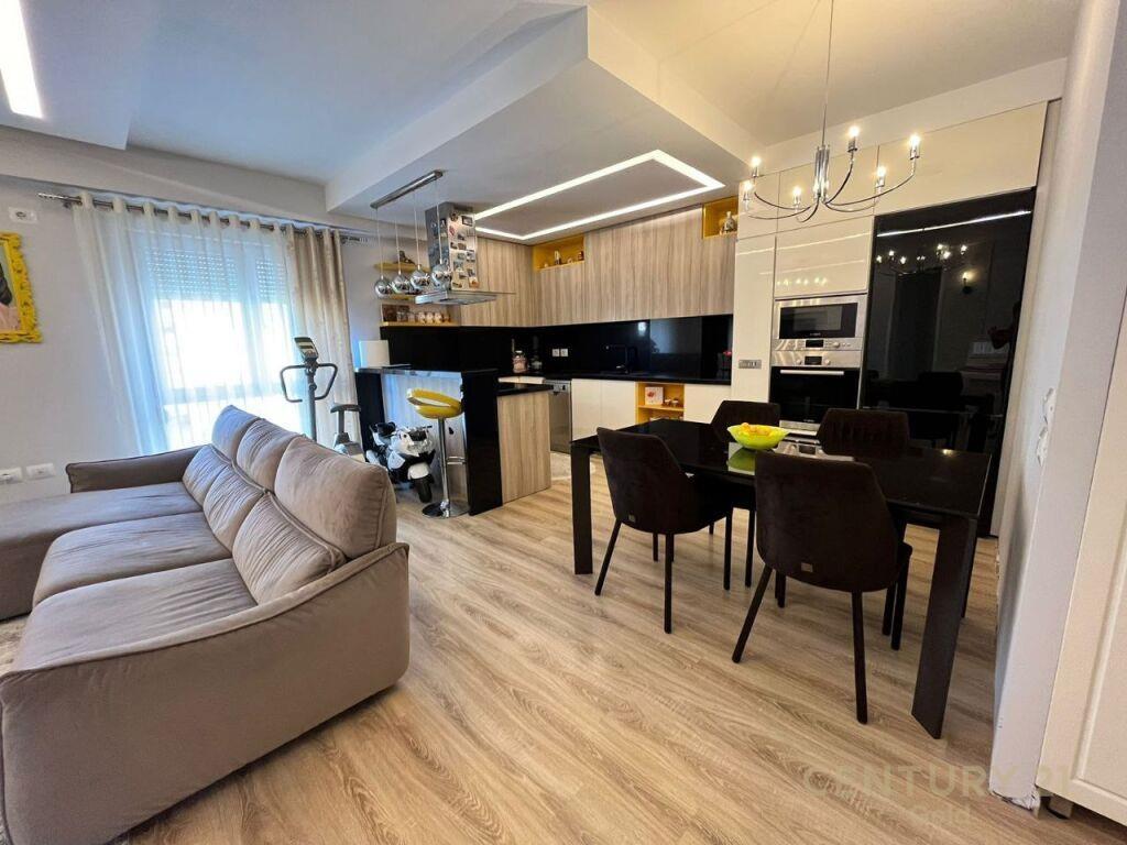 APARTAMENT 3+1+2+ POST PA!ARKIMI PER QIRA Gold108661