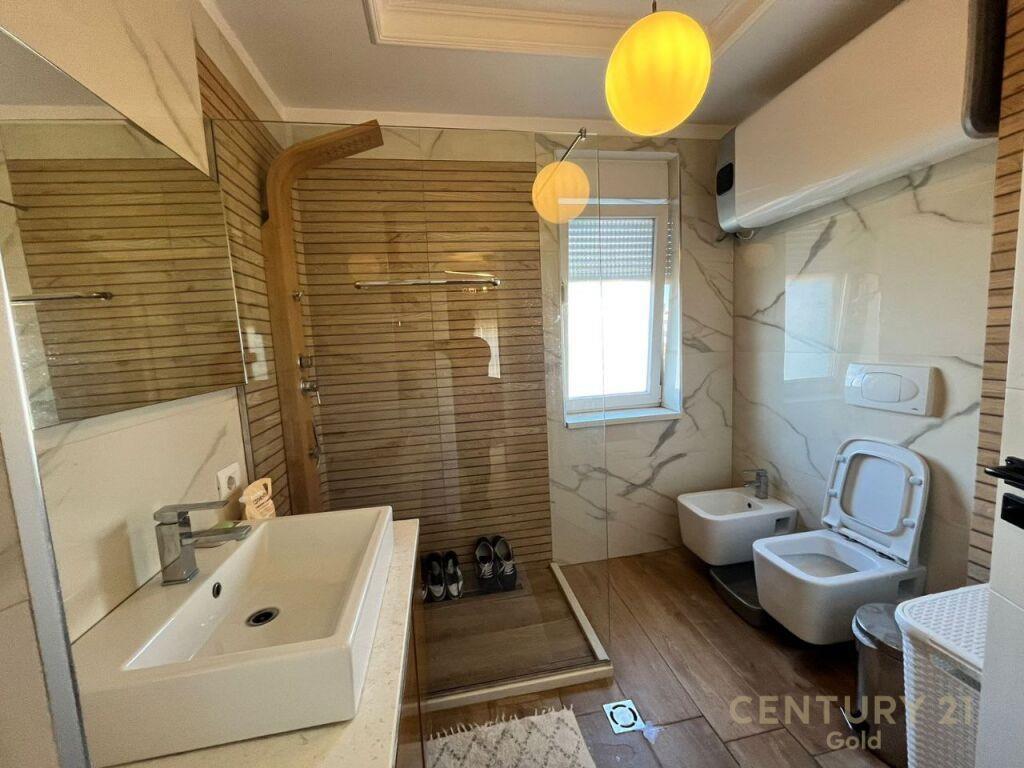 APARTAMENT 3+1+2+ POST PA!ARKIMI PER QIRA Gold108661