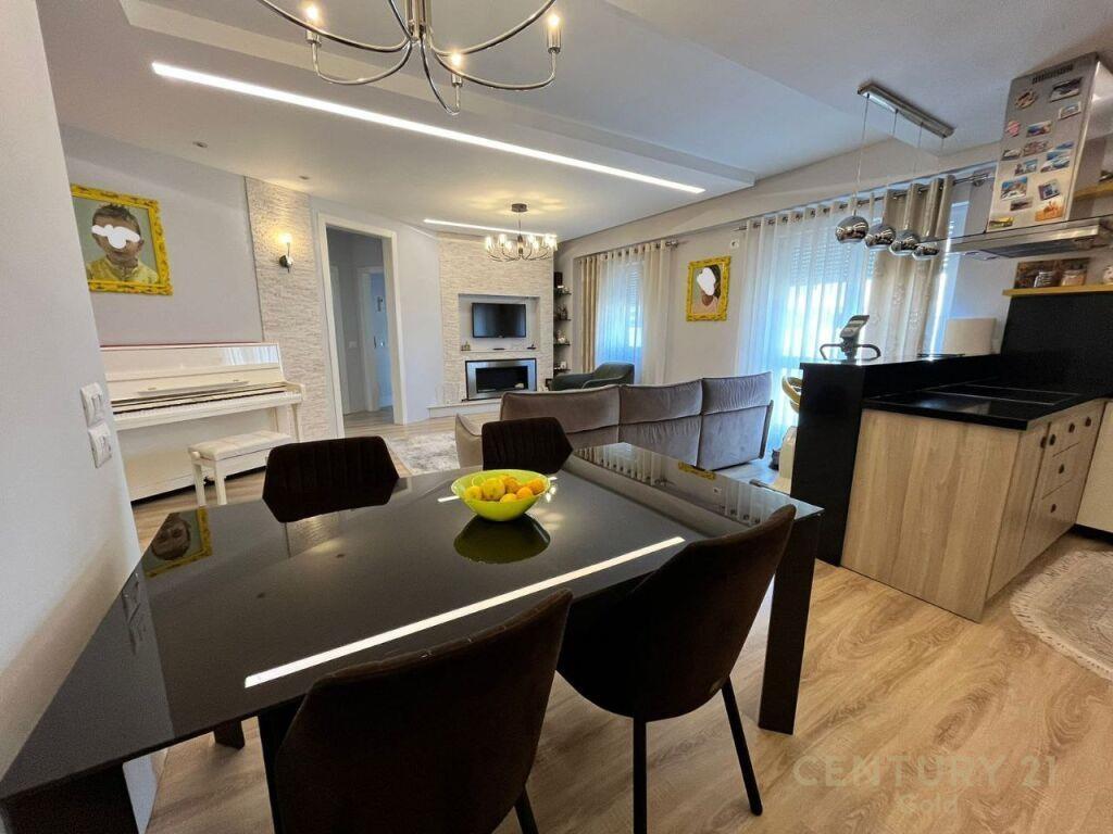 APARTAMENT 3+1+2+ POST PA!ARKIMI PER QIRA Gold108661