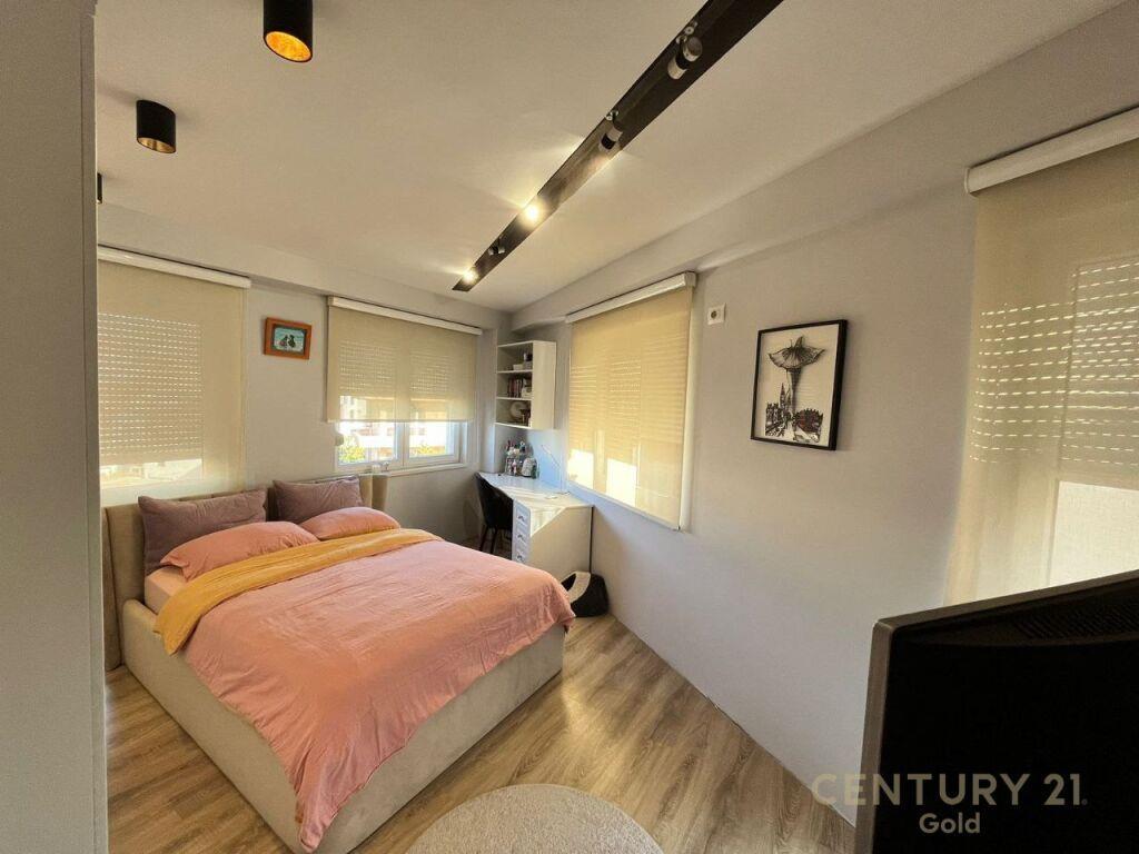 APARTAMENT 3+1+2+ POST PA!ARKIMI PER QIRA Gold108661