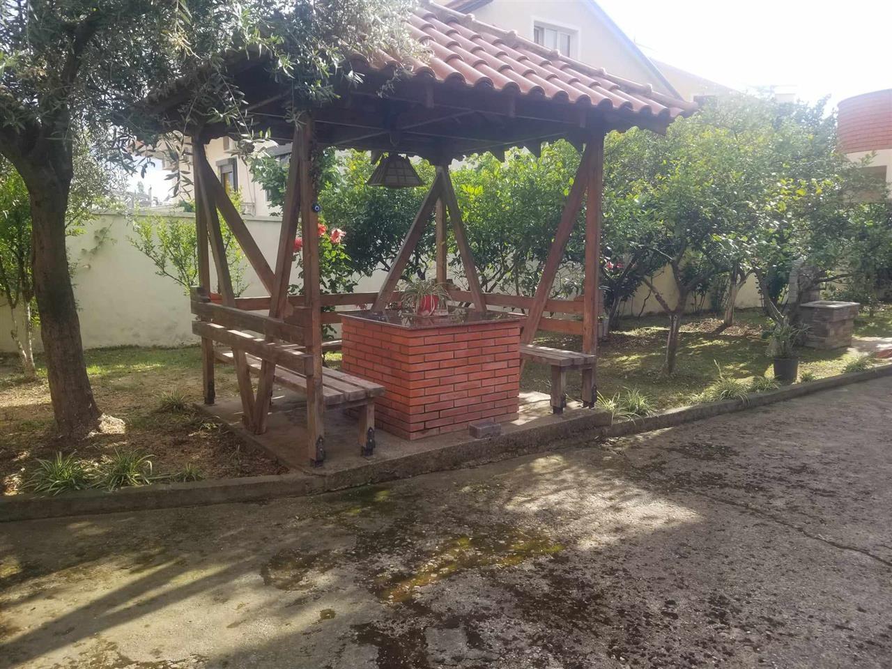 VILE MODERNE.NE ZONE VILASH, AJER I PASTER, CMIM OKAZION.