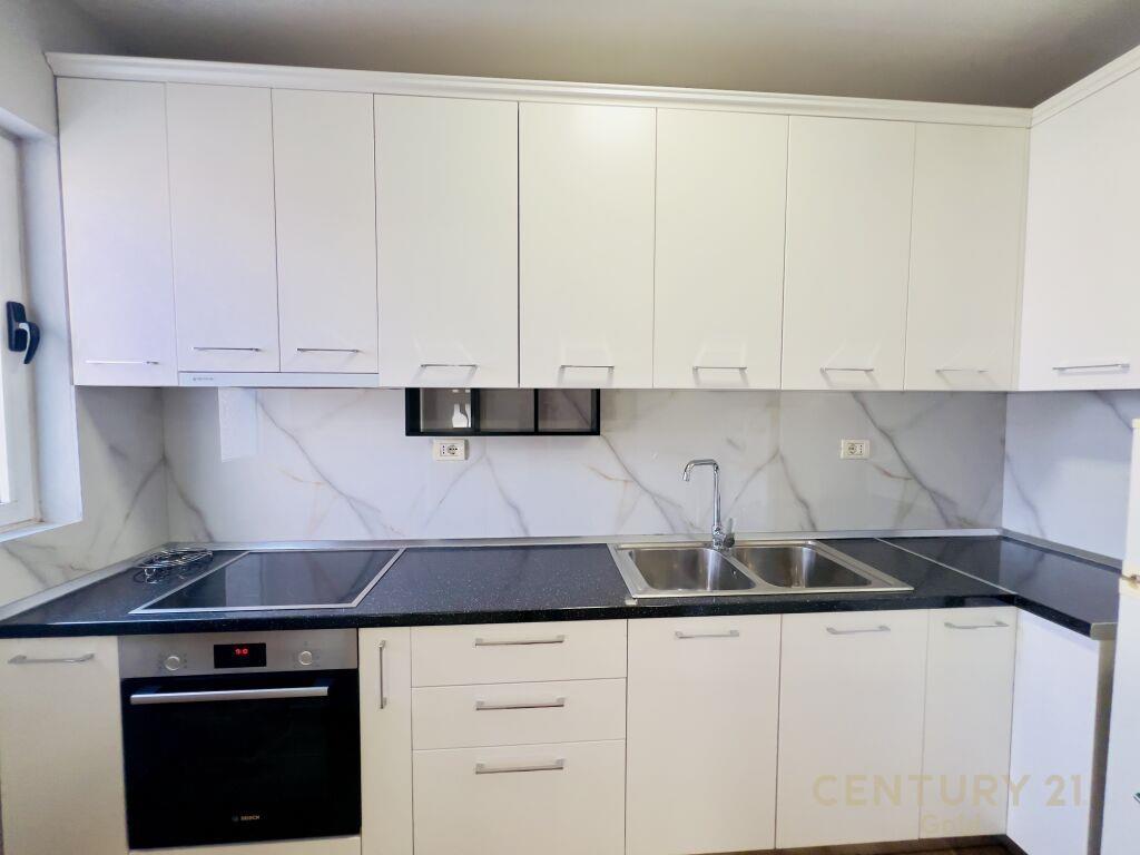 +1 apartment at Myslym Shyri! Gold108767