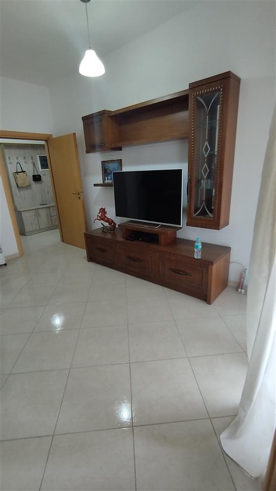 Shitet Apartament 2+1+2 i mobiluar te tatimet, lgj Apollonia