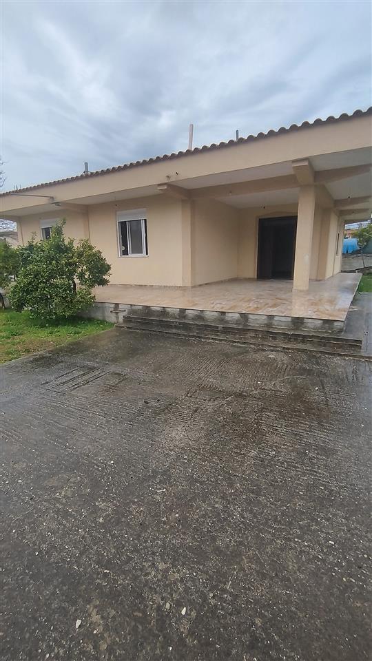 Shitet shtepi private me 500 m2 truall