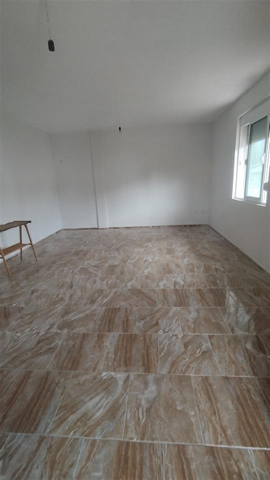 Shitet shtepi private me 500 m2 truall