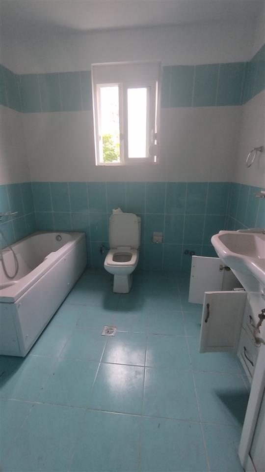 Shitet shtepi private me 500 m2 truall