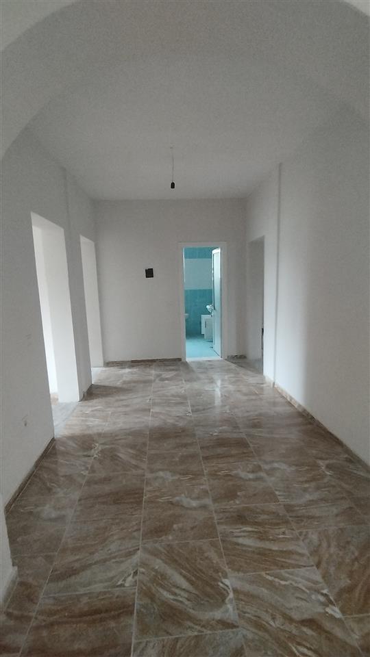 Shitet shtepi private me 500 m2 truall