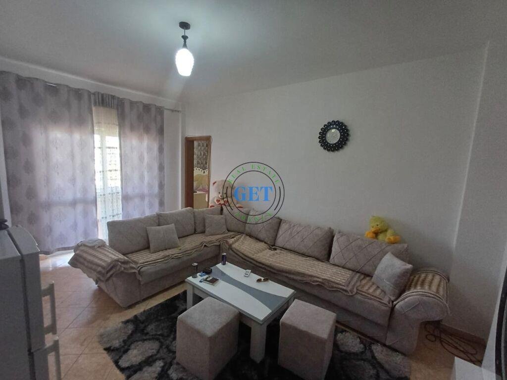 Jepet me Qira Apartament 1+1 ne Plazh Iliria, Durres.