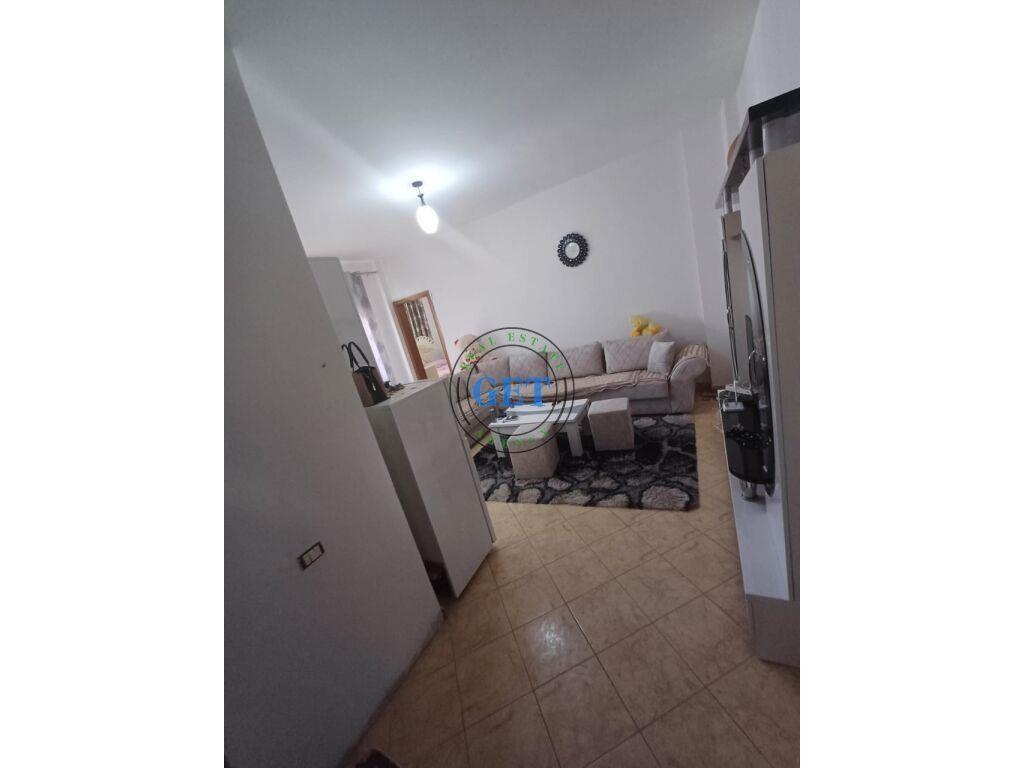 Jepet me Qira Apartament 1+1 ne Plazh Iliria, Durres.