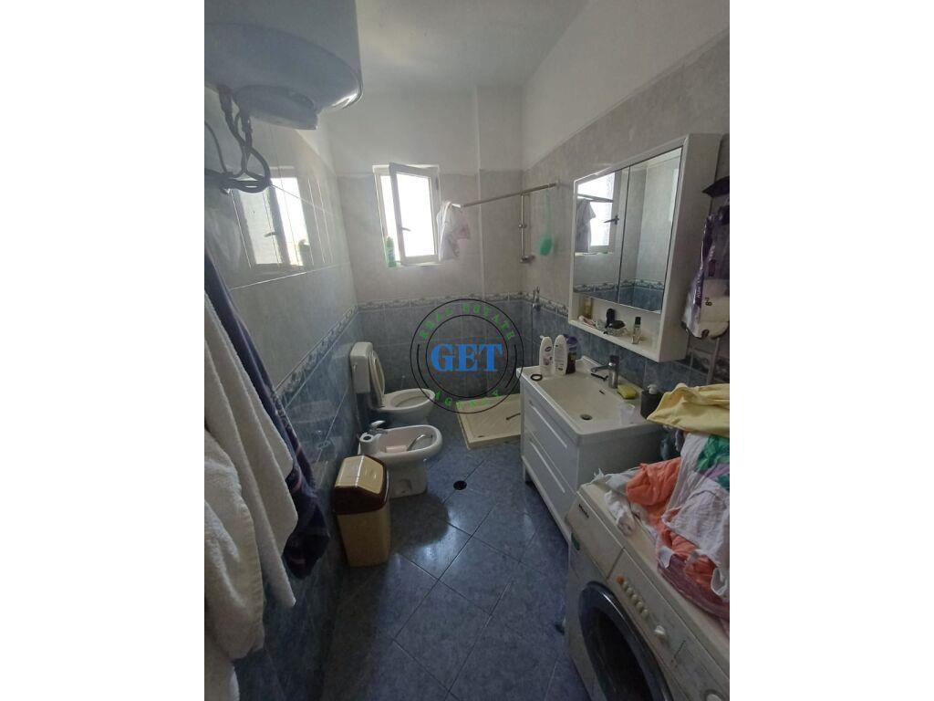 Jepet me Qira Apartament 1+1 ne Plazh Iliria, Durres.